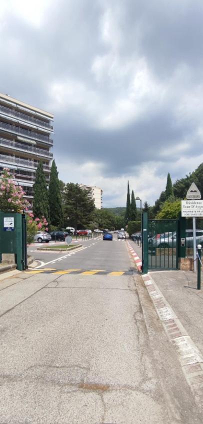 Grand T2 Lumineux Et Climatise Avec Balcon Daire Aix-en-Provence Dış mekan fotoğraf