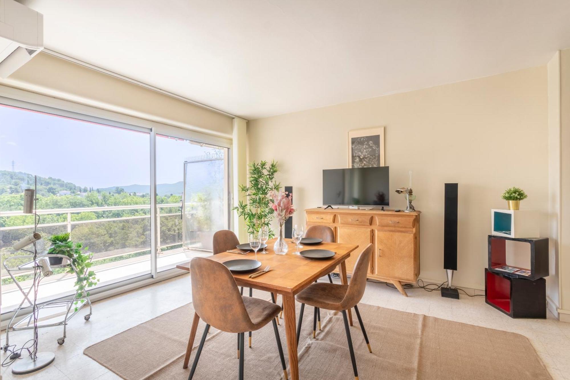 Grand T2 Lumineux Et Climatise Avec Balcon Daire Aix-en-Provence Dış mekan fotoğraf